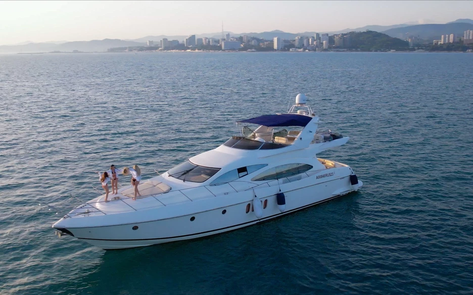 Azimut 68