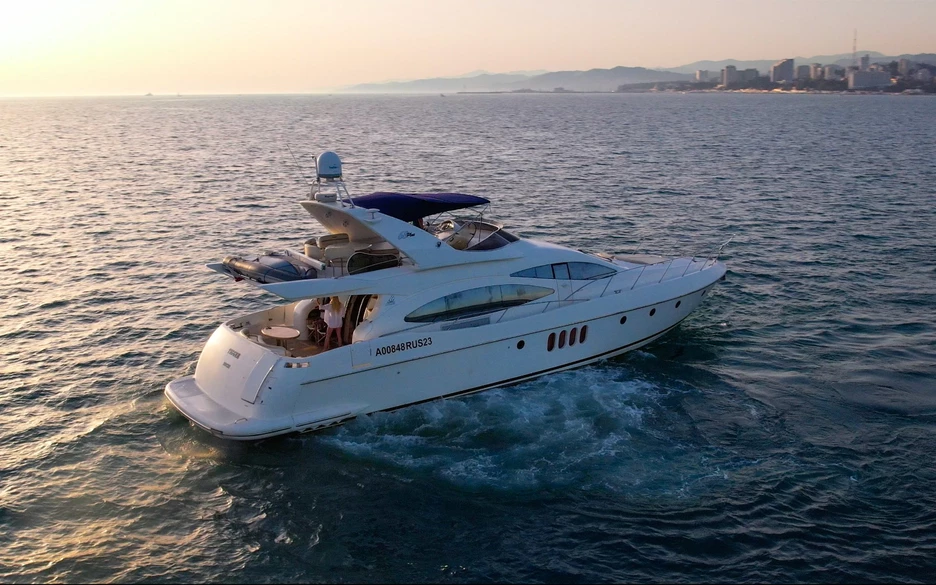 Azimut 68